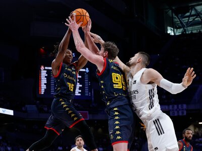 Українці за кордоном: Михайлюк набрав 17 очок проти чемпіона НБА, Лень зіграв проти Пустового