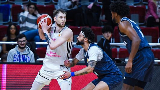 Українці за кордоном: Бобров оформив дабл-дабл в чемпіонаті Румунії, Войналович набрав 11 очок в Азербайджані