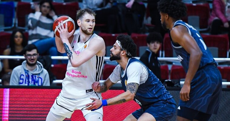 Українці за кордоном: Бобров оформив дабл-дабл в чемпіонаті Румунії, Войналович набрав 11 очок в Азербайджані