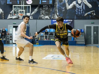 Битва Соколів та Київ-Баскета в першому матчі півфіналу: фотогалерея