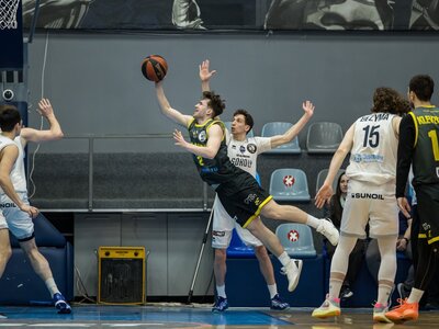 Київ-Баскет повів у півфінальній серії проти Харківських Соколів: хайлайти Суперліги GGBET 15 квітня