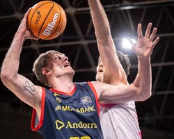 Українці за кордоном: Кличко оформив дабл-дабл, Пустовий набрав 16 очок в Іспанії