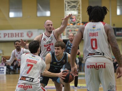 Дніпро закрив півфінальну серію в Рівному: фотогалерея