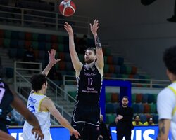 Українці за кордоном: Войналович у фіналі чемпіонату Азербайджану, Бобров та Липовий зіграли між собою в Румунії