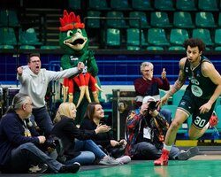 Українці за кордоном: Санон набрав 25 очок в матчі чемпіонату Польщі