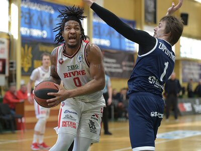 Рівне вдома обіграло Харківські Соколи і зрівняло рахунок в серії: хайлайти Суперліги GGBET 29 квітня