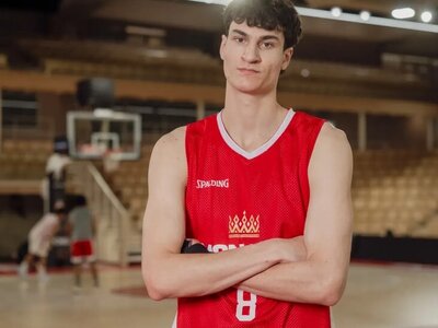 Українці за кордоном: Кличко оформив дабл-дабл в молодіжному чемпіонаті Франції