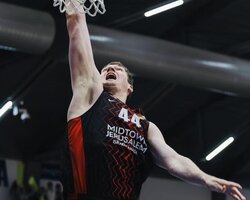 Українці за кордоном: Скапінцев набрав 7 очок в Ізраїлі