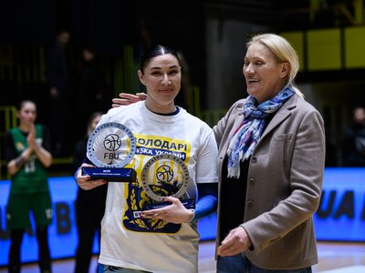 Будівельник підписав новий контракт з Дарʼєю Завідною