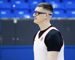 Українці за кордоном: Скапінцев завершив сезон в Ізраїлі
