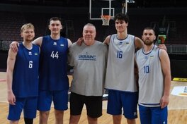 Наступники династії: історичне фото нового покоління