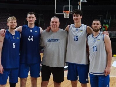 Наступники династії: історичне фото нового покоління