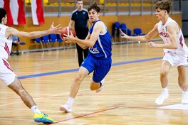 Збірна України U-18 на останніх секундах поступилась Польщі 