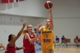 Жіноча збірна України U-18 йде другою у своїй групі Євробаскета: турнірне становище
