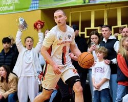 Хмельницький залишив в складі Миколу Бачуріна