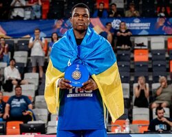 Десмонд Йяму переведений до основного складу Баварії на новий сезон