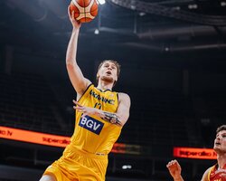 Київстар ТБ та Суспільне Спорт покажуть матчі збірної України проти Греції та Чорногорії