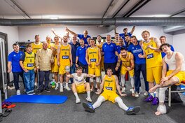 Яскраві фото переможного матчу збірної України проти Греції