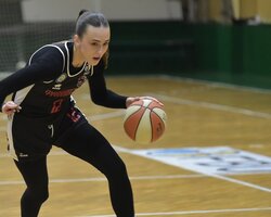 Жіноча команда Київ-Баскету підписала Євгенію Безкоровайну