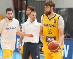 Артем Ковальов підписав контракт з азербайджанським клубом