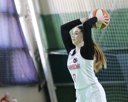 В Івано-Франківську відбулись стартові ігри сезону жіночої Вищої ліги