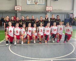 ВЮБЛ серед дівчат 2013 року: в Чернівцях зіграли перші матчі сезону