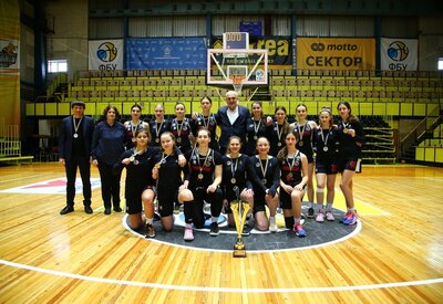 Чемпіонки Жіночої ліги Франківськ-Прикарпаття отримали нагороди: фотогалерея