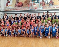 Гравці Будівельника зустрілись з юними баскетболістами з Барської спортивної школи
