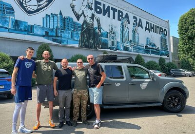 БК Дніпро передав авто для ЗСУ
