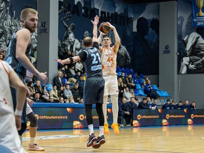 Кривбас подовжив контракти із двома гравцями