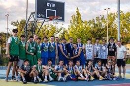 Етап юнацького чемпіонату України 3х3 в Києві: фотогалерея церемонії нагородження 