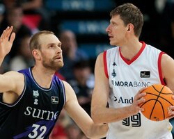 Українці за кордоном: Пустовий набрав 9 очок в Іспанії, Ковляр провів вдалий матч у Адріатичній лізі