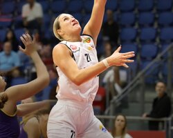 Українки за кордоном: Юркевічус зібрала 15 підбирань в матчі в Ізраїлі