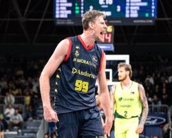 Українці за кордоном: у Пустового 16 очок в Іспанії, Новицький набрав 24 очка в ЛЕБЛ