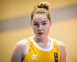 Українки за кордоном: Ткаченко зіграла 11 хвилин в матчі NCAA