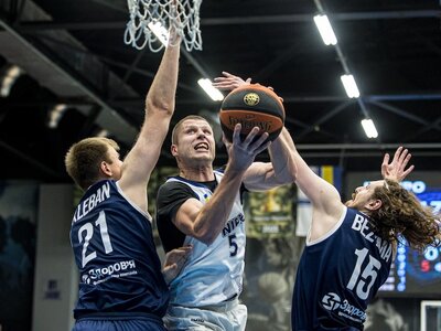 Перемога Дніпра в центральному матчі туру проти Соколів: фотогалерея