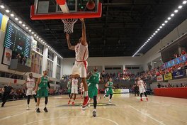 Дебютант Суперліги Парі-Матч переміг чинного чемпіона