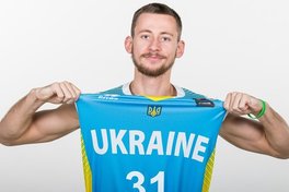 Захисник збірної України відповість на запитання вболівальників