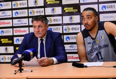 Будівельник поступився Дніпру: відео коментарів після матчу
