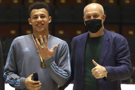 Гравці Дніпа отримали чемпіонські перстні