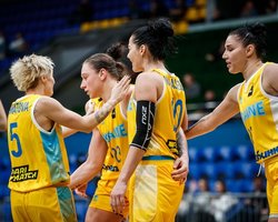 Жіноча збірна України прибула в Гельсінкі на матч кваліфікації Євробаскета-2023