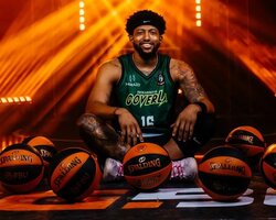 ФБУ продовжує співпрацю зі Spalding