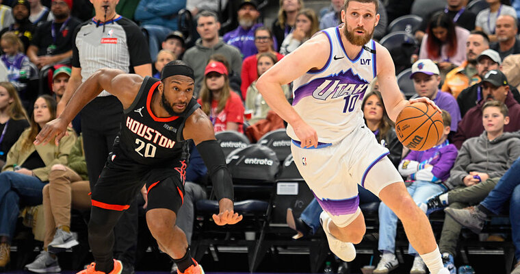 Українці за кордоном: Михайлюк допоміг Юті виграти в матчі НБА