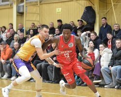 Рівне в клатчі обіграло Старий Луцьк