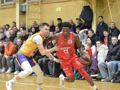 Рівне в клатчі обіграло Старий Луцьк