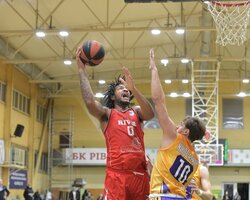 Рівне вирвало домашню перемогу у Старого Луцька: фотогалерея