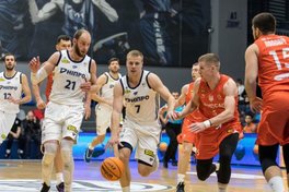 Дніпро та Соколи віддалилися від переслідувачів у Суперлізі Windrose