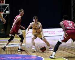 Харківські Соколи та Київ-Баскет стартували з перемоги: відео хайлайтів Кубка України 11 грудня