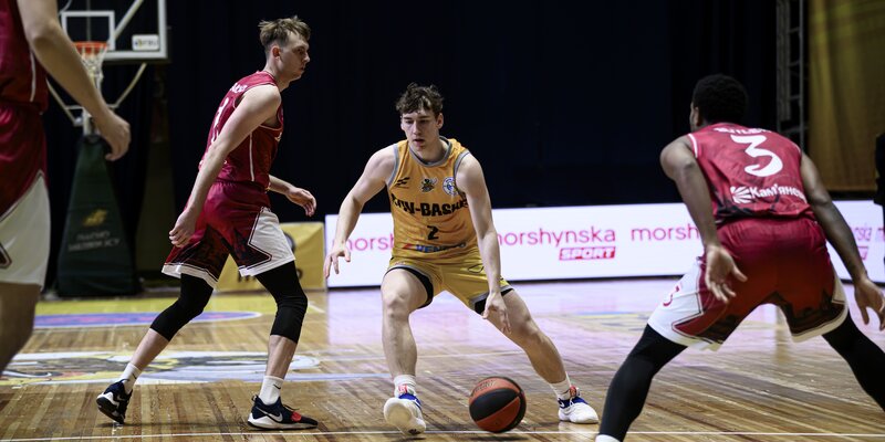 Харківські Соколи та Київ-Баскет стартували з перемоги: відео хайлайтів Кубка України 11 грудня