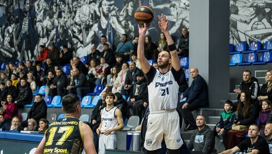 Дніпро впевнено обіграв Чайку-ВМСУ в Кубку України